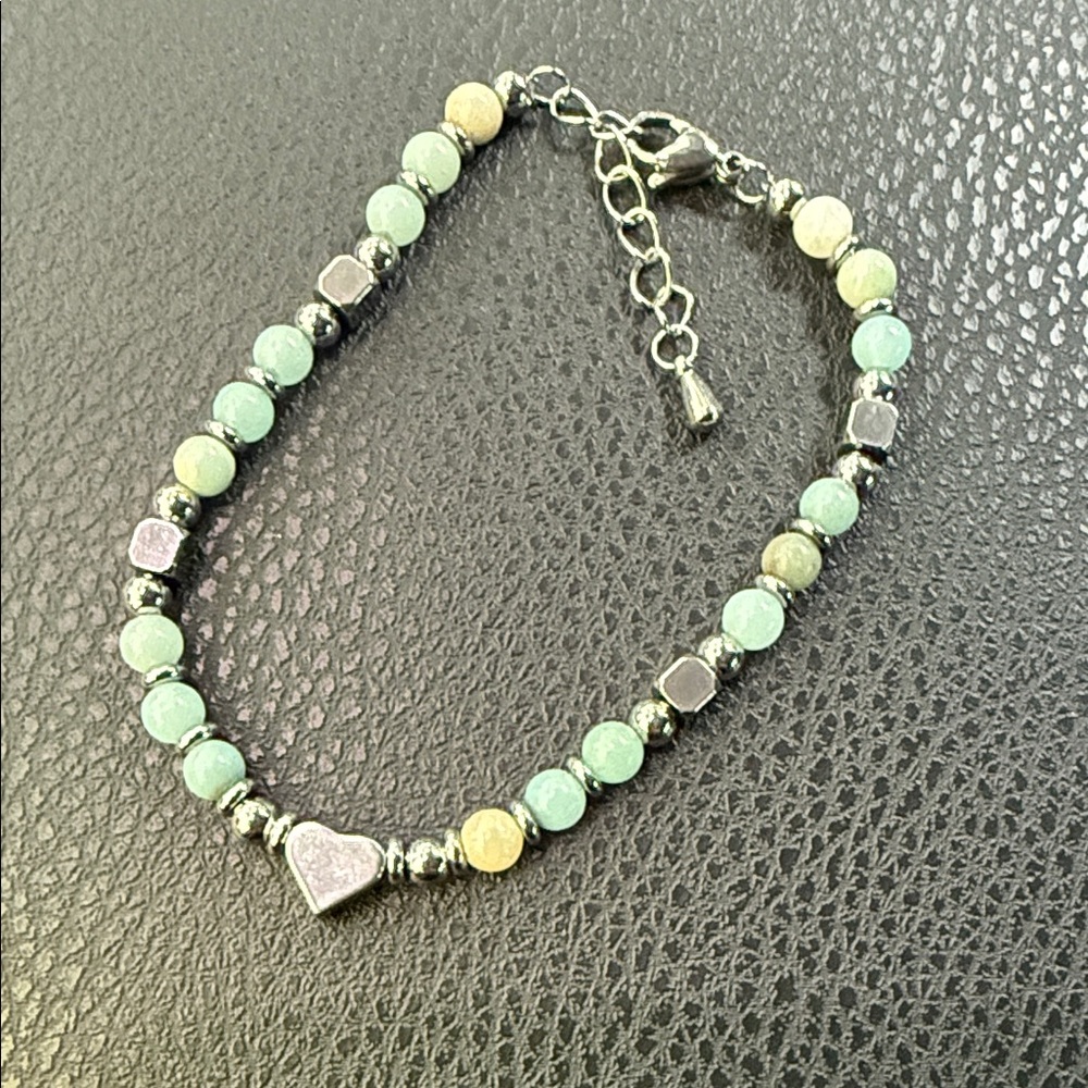 Elegant Beaded Bracelet with Green and Silver Accents